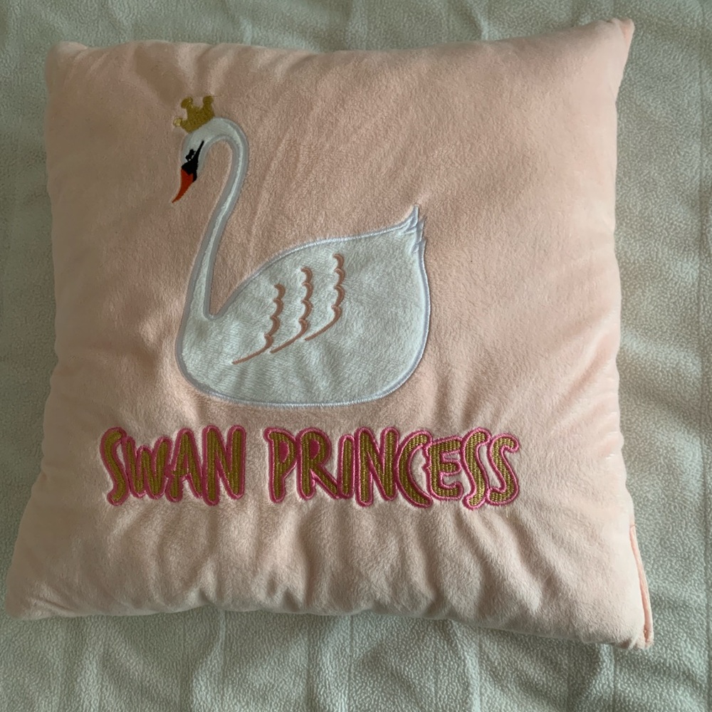 NWOT Joe Boxer Blush Pink Decorative Swan Pillow